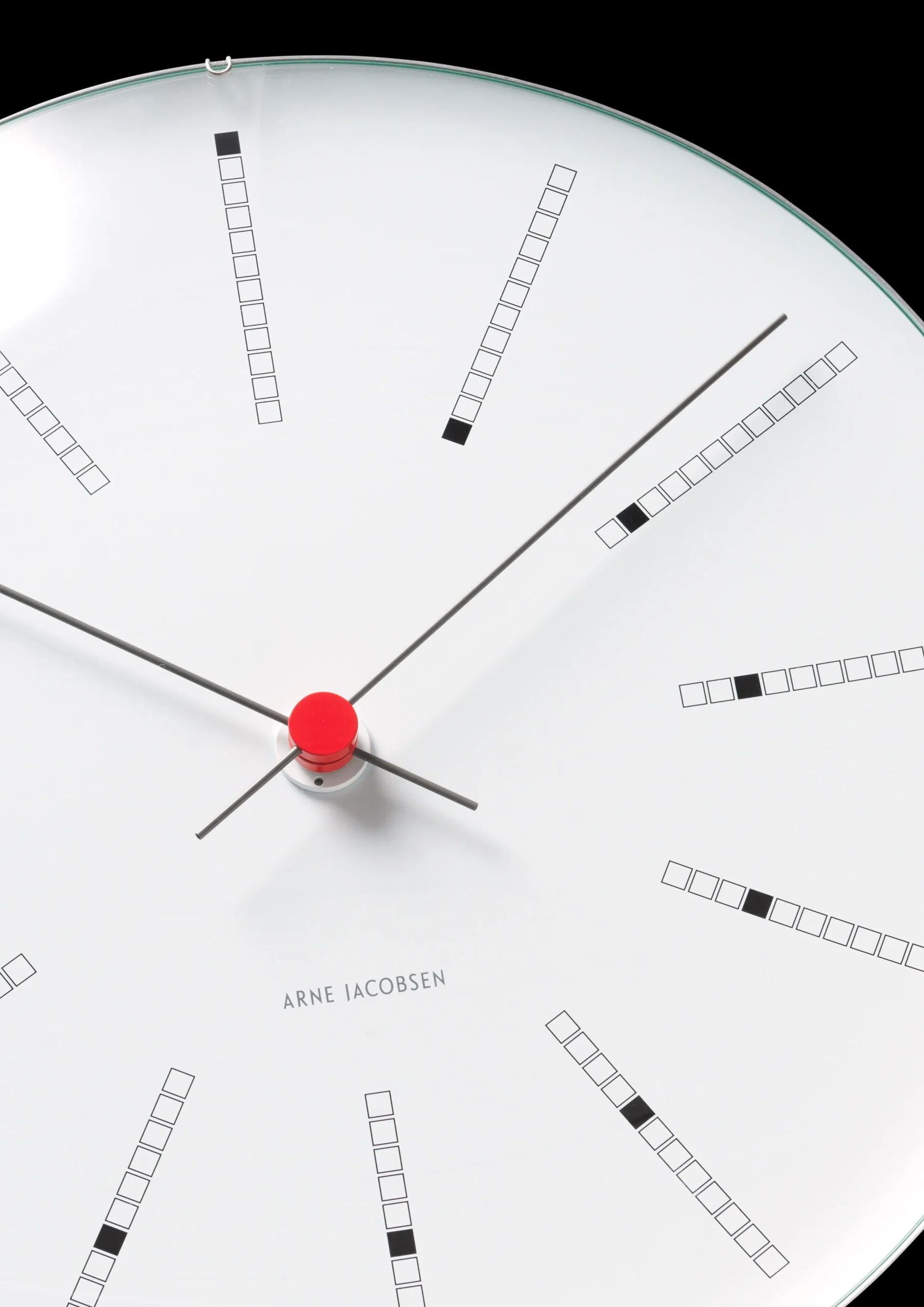 Arne Jacobsen Klokker Og Værstjanor*Clocks Bankers Veggur Ø29 cm hvit/sort/rød