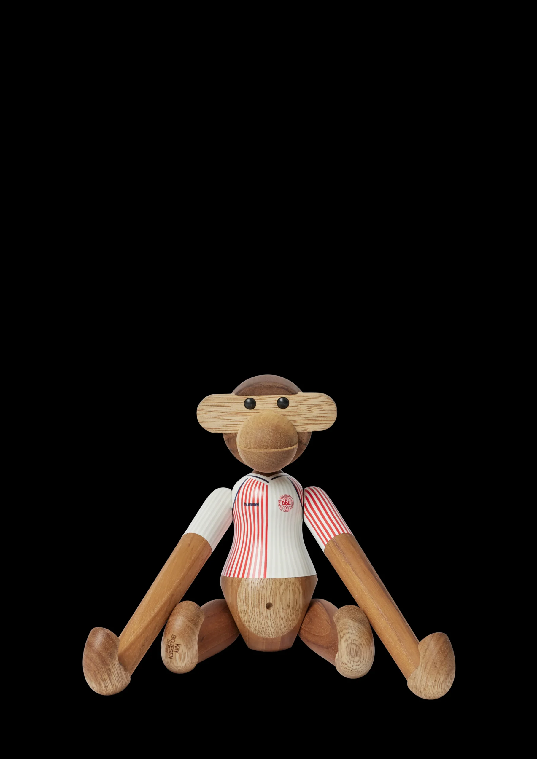 Kay Bojesen Nyheter|Trefigurer Og Skulpturer*Ape x DBU 86 Away – En Hyllest til Dansk Fotball