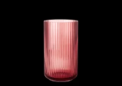 Lyngby Porcelæn Vaser Og Urtepotteskjulere*Lyngby Vase H25 burgundy munnblåst glass